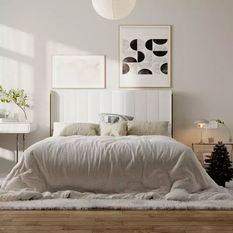 Struttura letto minimalista bianca Queen-Size con testiera imbottita, struttura robusta e lussuosi piedini dorati
