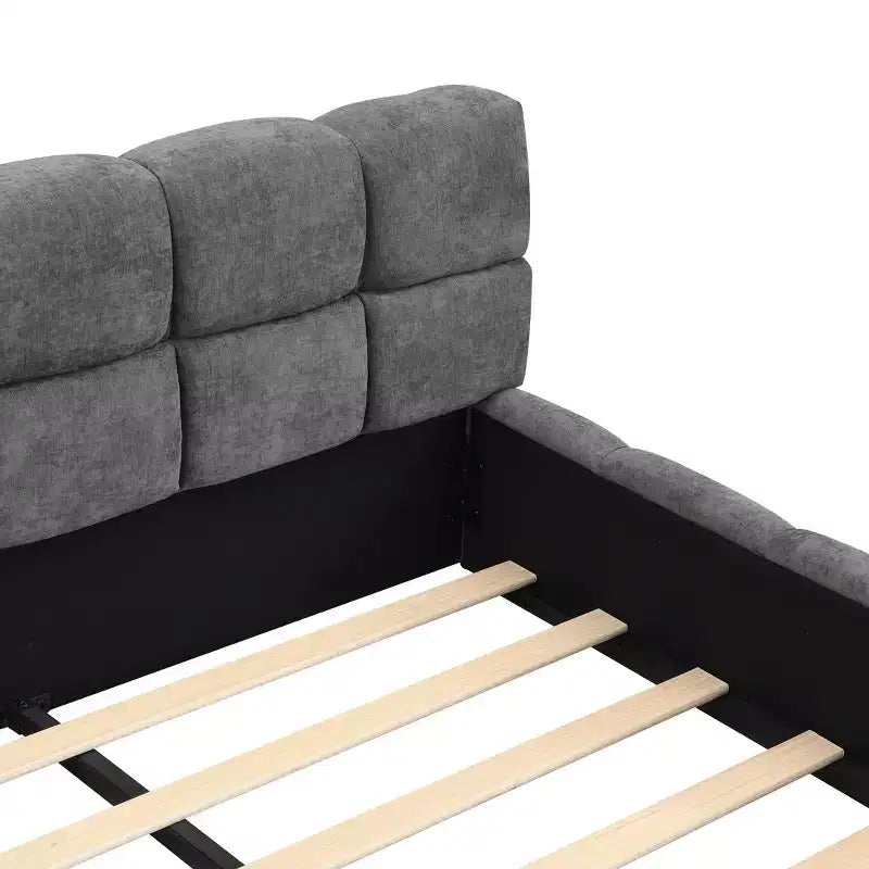 Letto imbottito in ciniglia con motivo a scacchiera