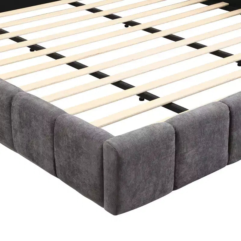 Letto imbottito in ciniglia con motivo a scacchiera