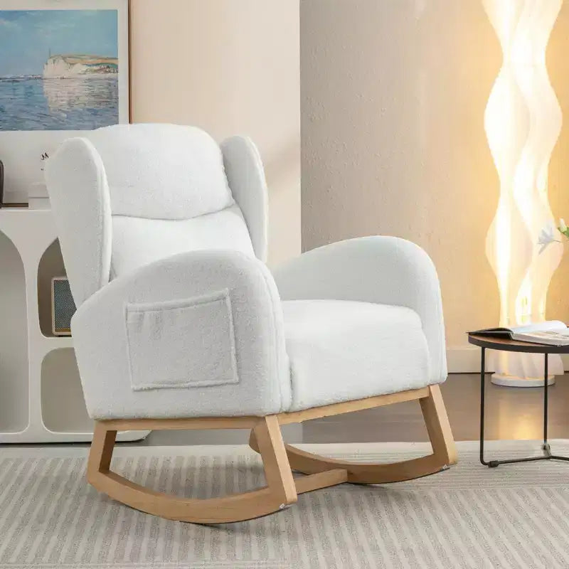 Sedia a dondolo in tessuto Teddy con gambe in legno, avorio