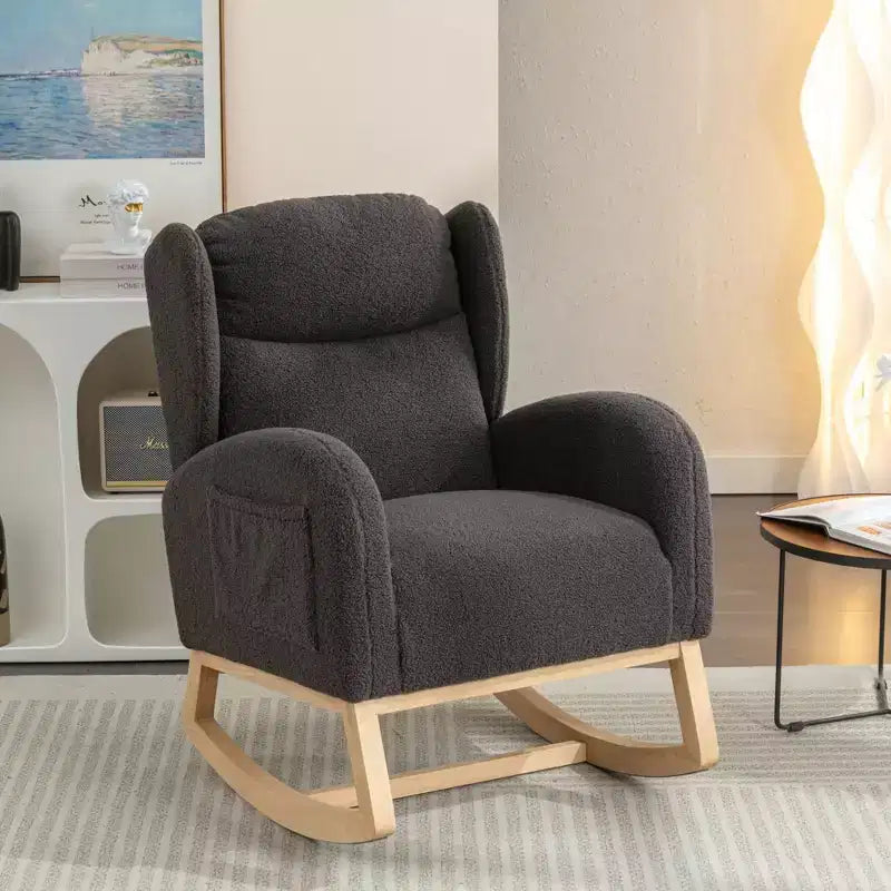 Sedia a dondolo in tessuto Teddy con gambe in legno, avorio