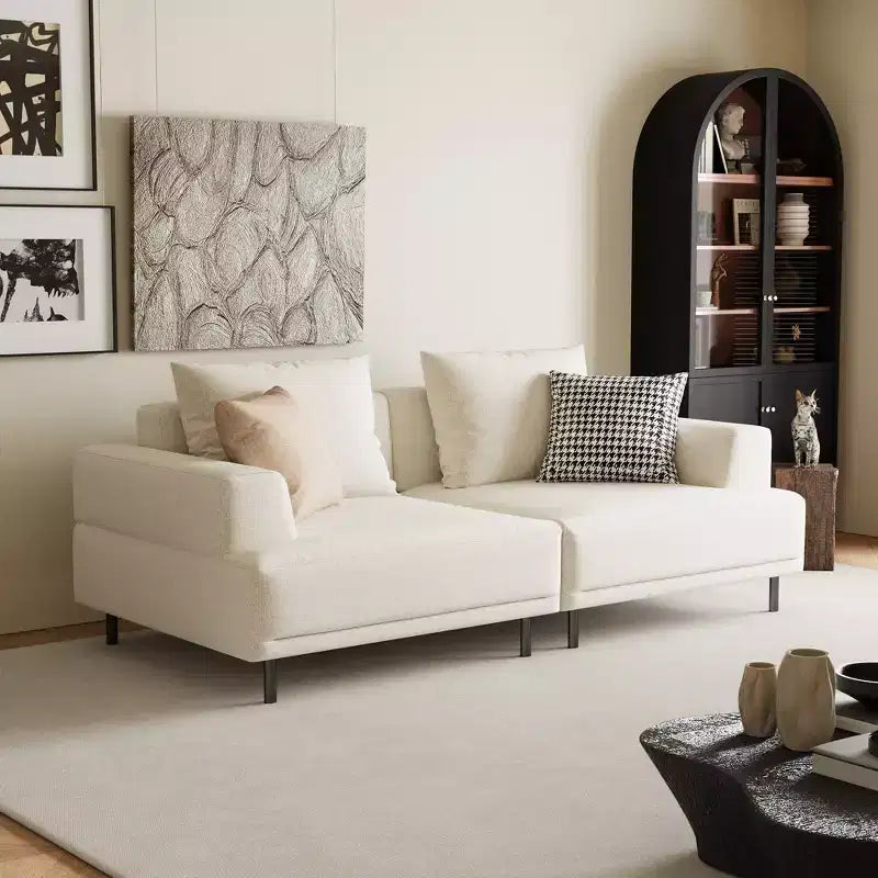 Divano moderno in tessuto traspirante di cotone-lino, struttura in legno massello, cuscino seduta in spugna ad alta elasticità, beige chiaro