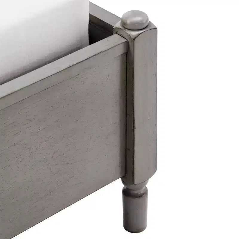 Letto a piattaforma in legno con perline e finitura anticata