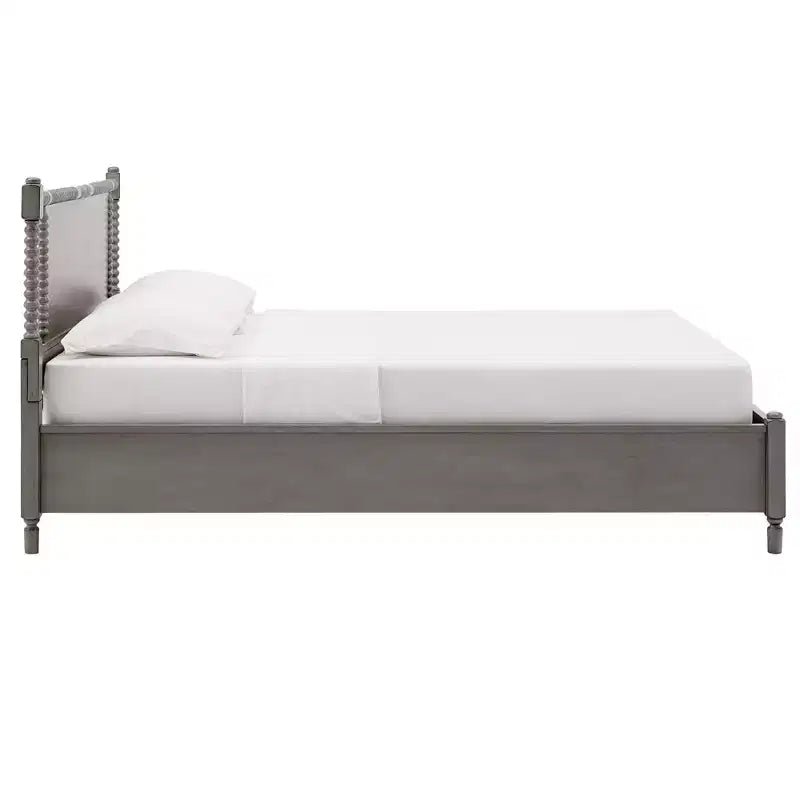 Letto a piattaforma in legno con perline e finitura anticata