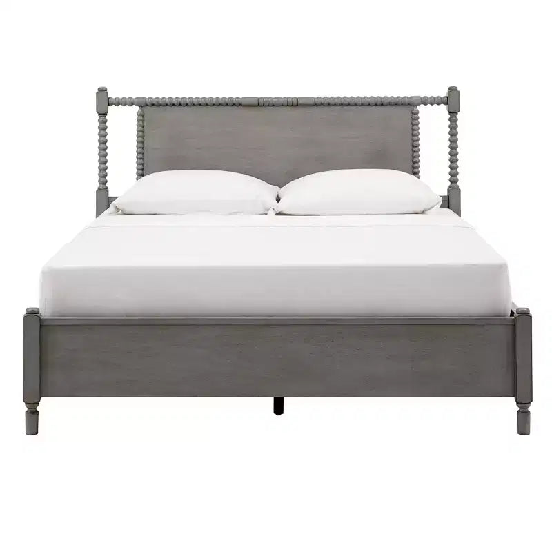 Letto a piattaforma in legno con perline e finitura anticata
