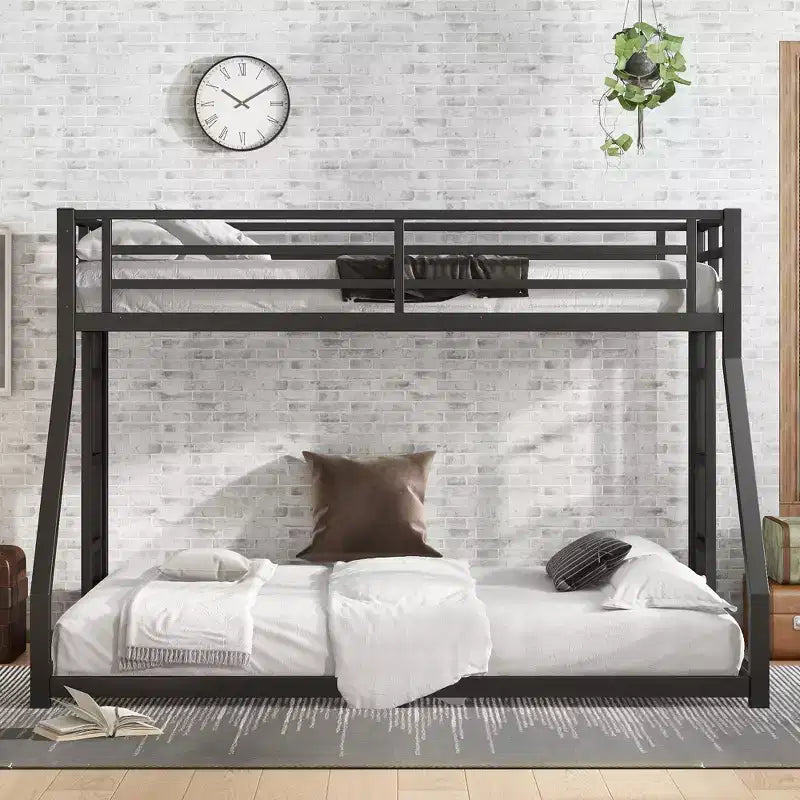 Letto a castello in metallo Twin XL su Queen con ringhiere, letto a castello a terra con scale integrate per bambini e ragazzi, nero